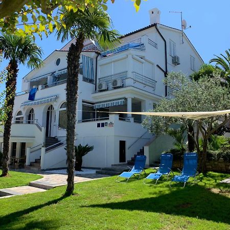 Apartmani Auer Pjescana Uvala Exterior foto
